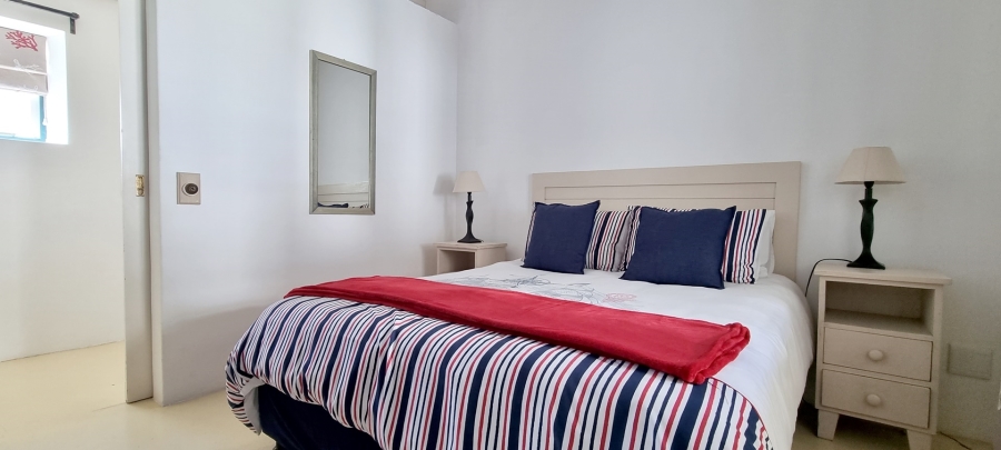 4 Bedroom Property for Sale in Struisbaai Western Cape